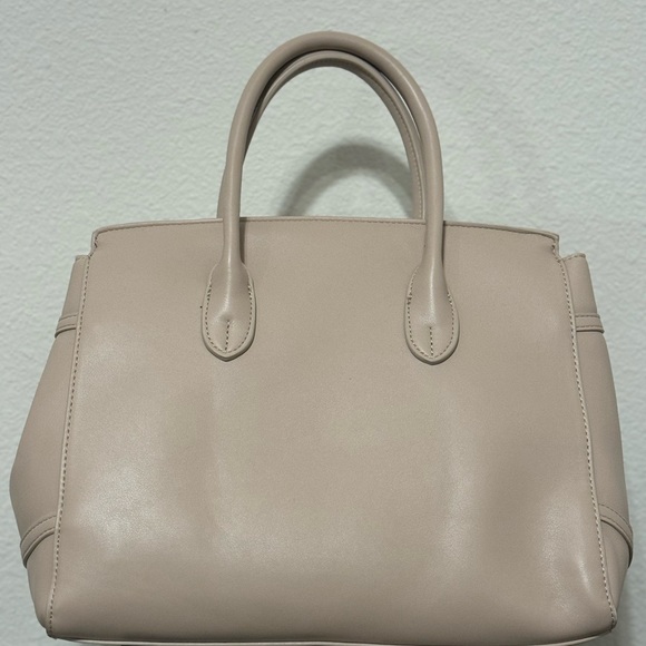 Large Moda Luxe handbag in pale beige. - Picture 3 of 3